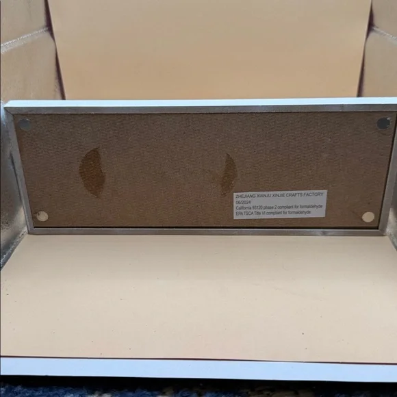 Gray Clean Laundry Sign - Picture 3 of 4